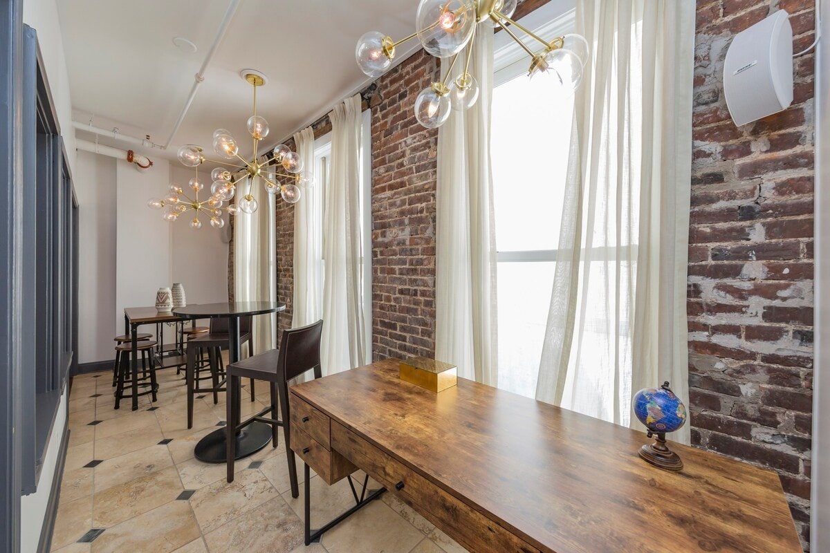 2 Lofts on Broadway Strip gallery image 5