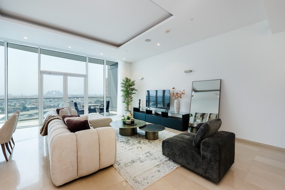 Modern & Spacious 3BR Palm Apt w/ Beach Access