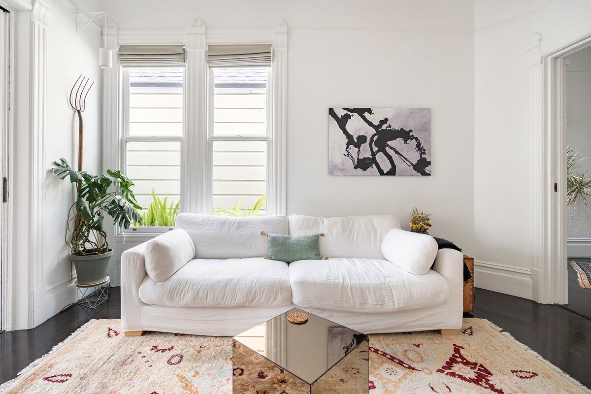 Classic Architecture with Modern Design in City Center gallery image 4