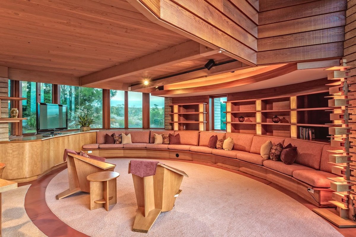 Hawaii’s Only Frank Lloyd Wright Home! gallery image 5
