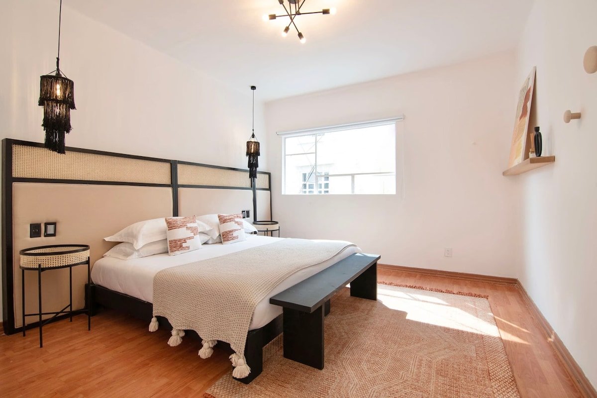 Stunning 2-Story Roma Norte Home, Private Patio gallery image 5