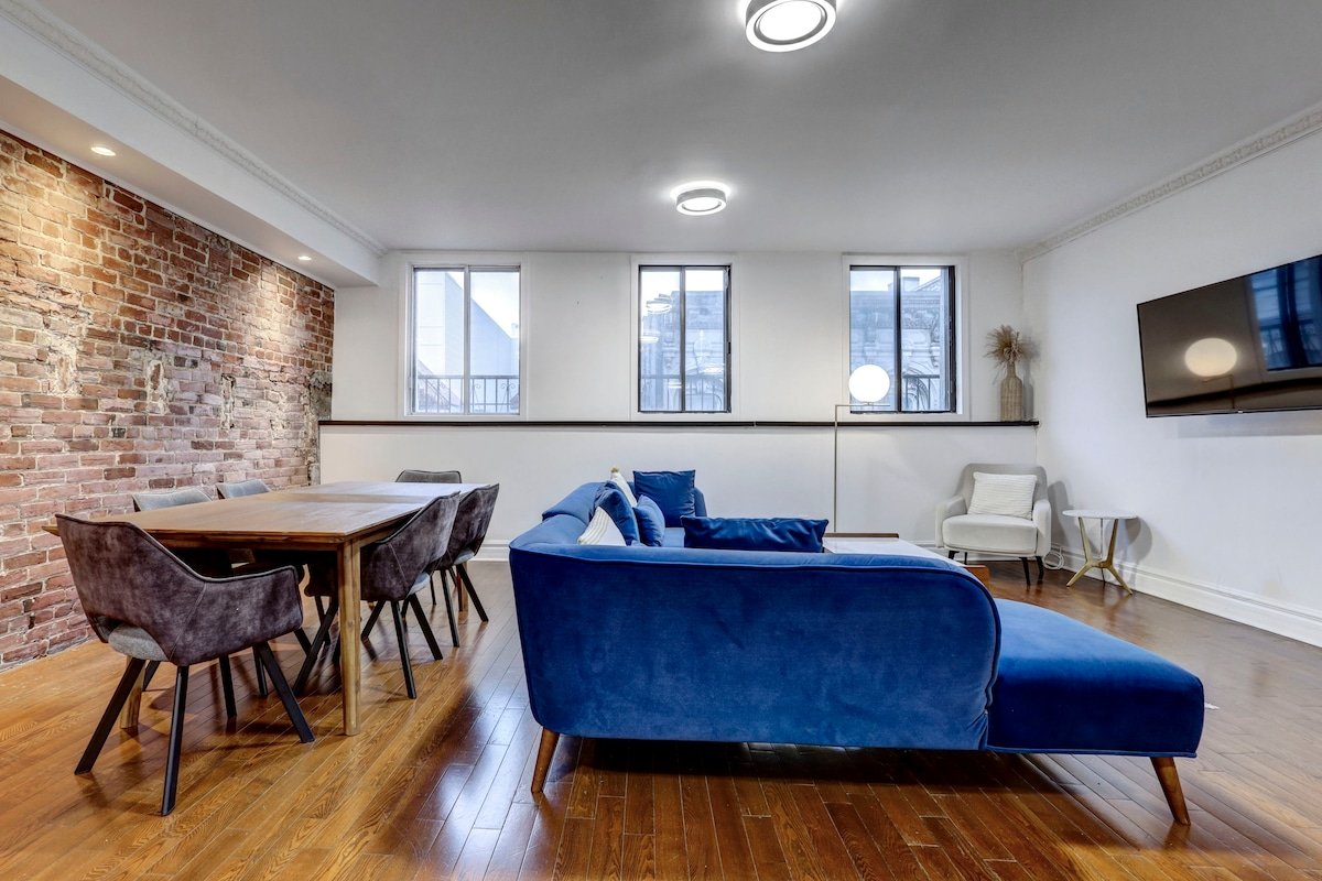 Historic Charm in Old Montreal gallery image 4