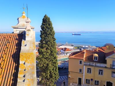 Cosy Apartment with Stunning River view in Alfama
