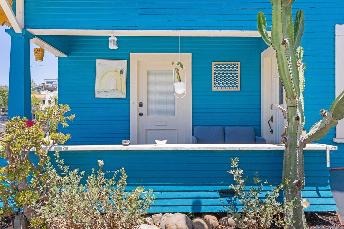 Best location Craftsman Home!3 parkings,walkable! gallery image 3