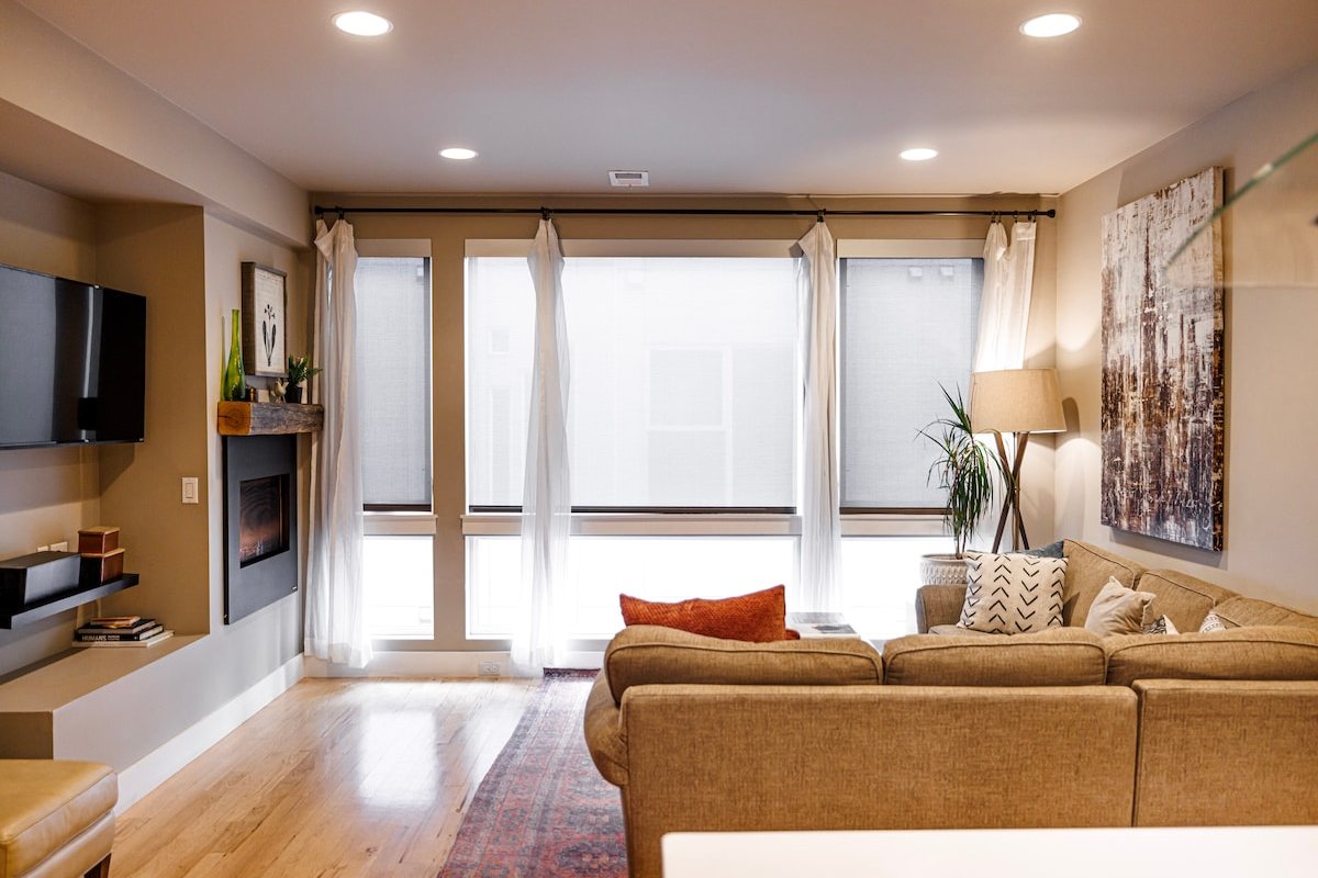 Heart of LoHi | Private Rooftop | Hot Tub gallery image 4