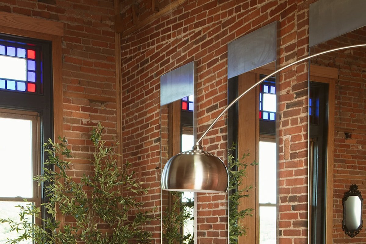 Lumberjack Inn DT-on Main St. with a rooftop deck gallery image 5