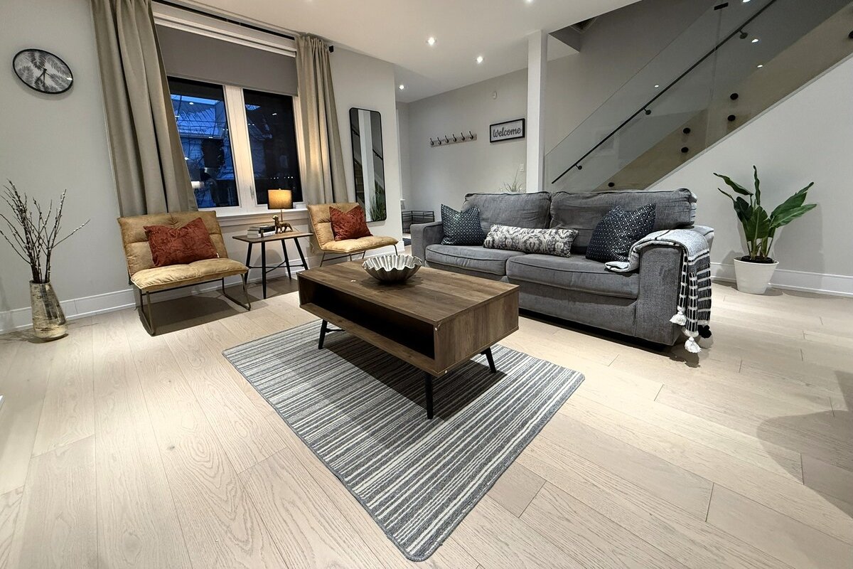 Spacious 3 Bedrooms 3 Baths House Downtown+Parking gallery image 5