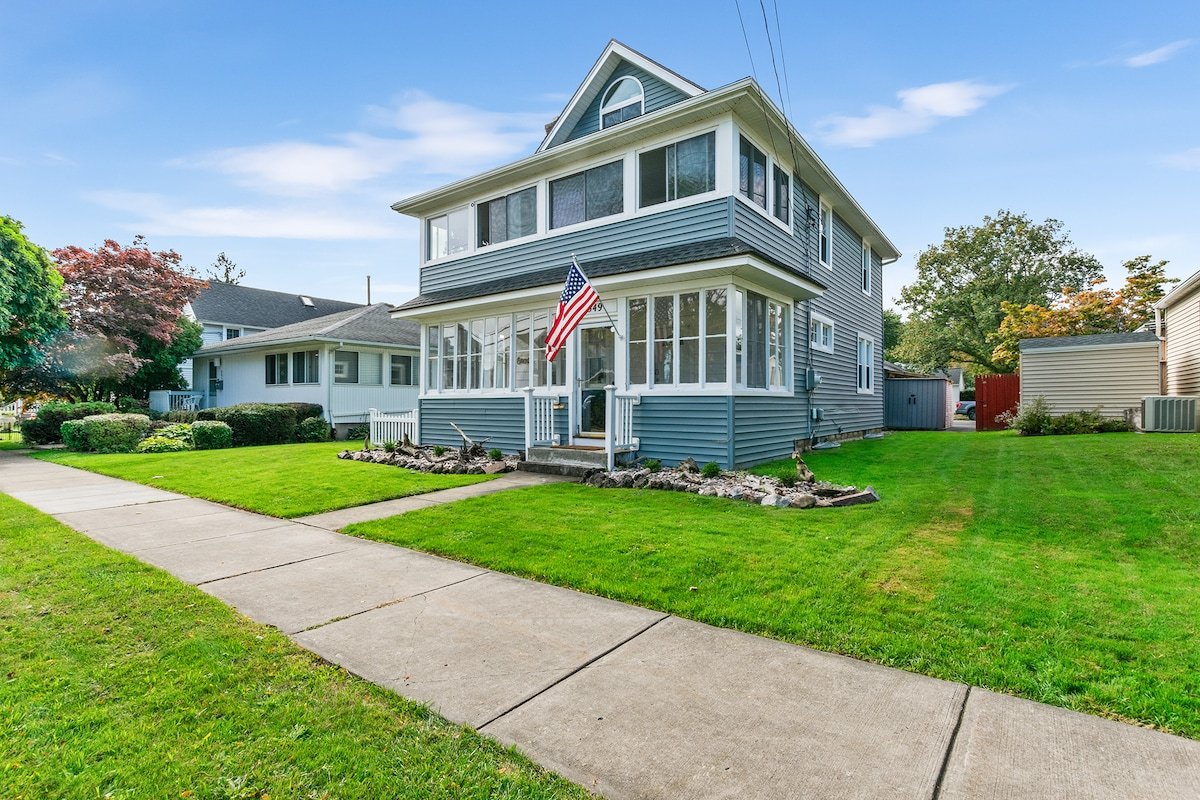 New Listing Discount! 3BR/2BA-Sleeps 6 w/Game Room gallery image 2