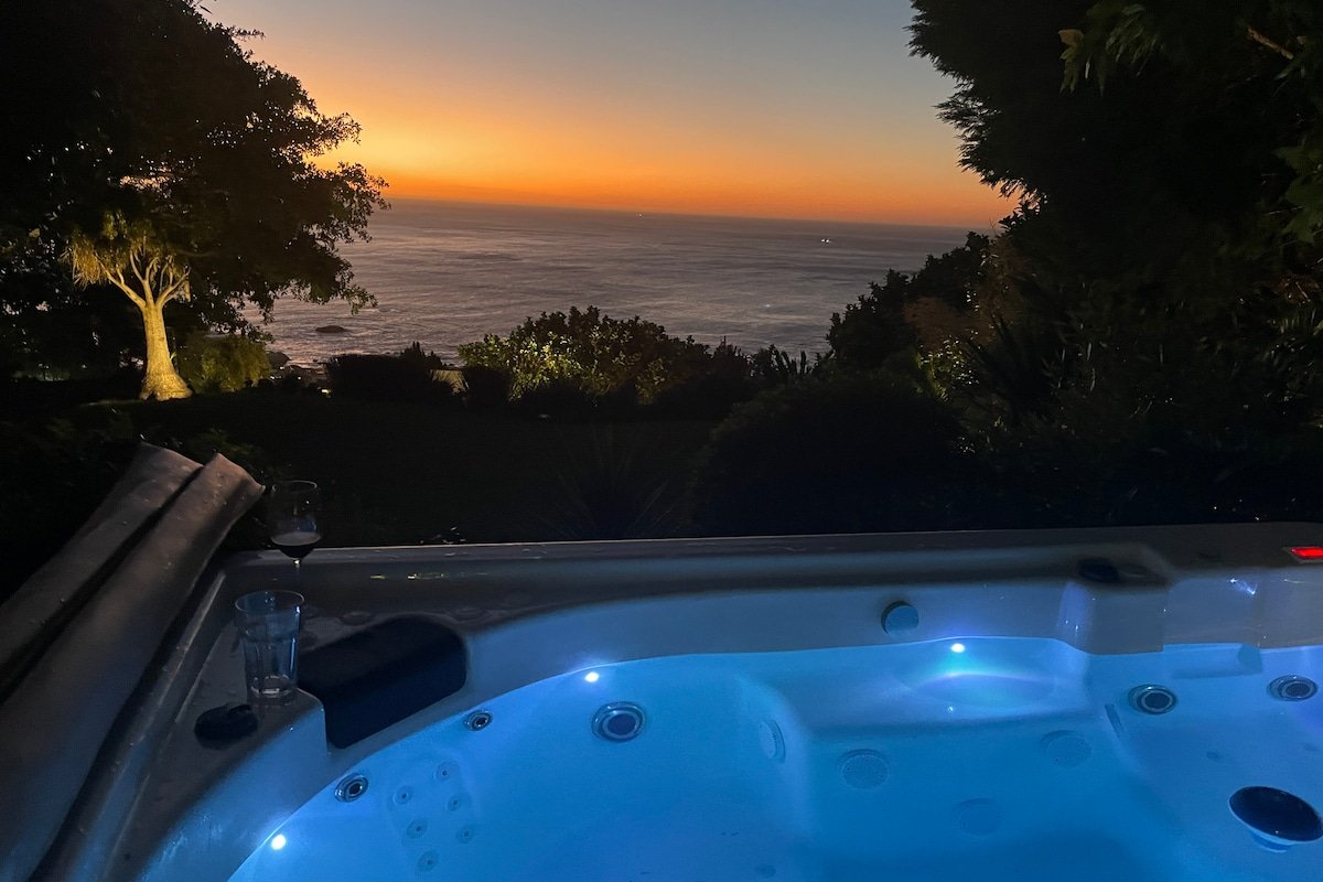 Five Star Villa with Housekeeper, Pool, Jacuzzi, Gym, Sauna gallery image 3