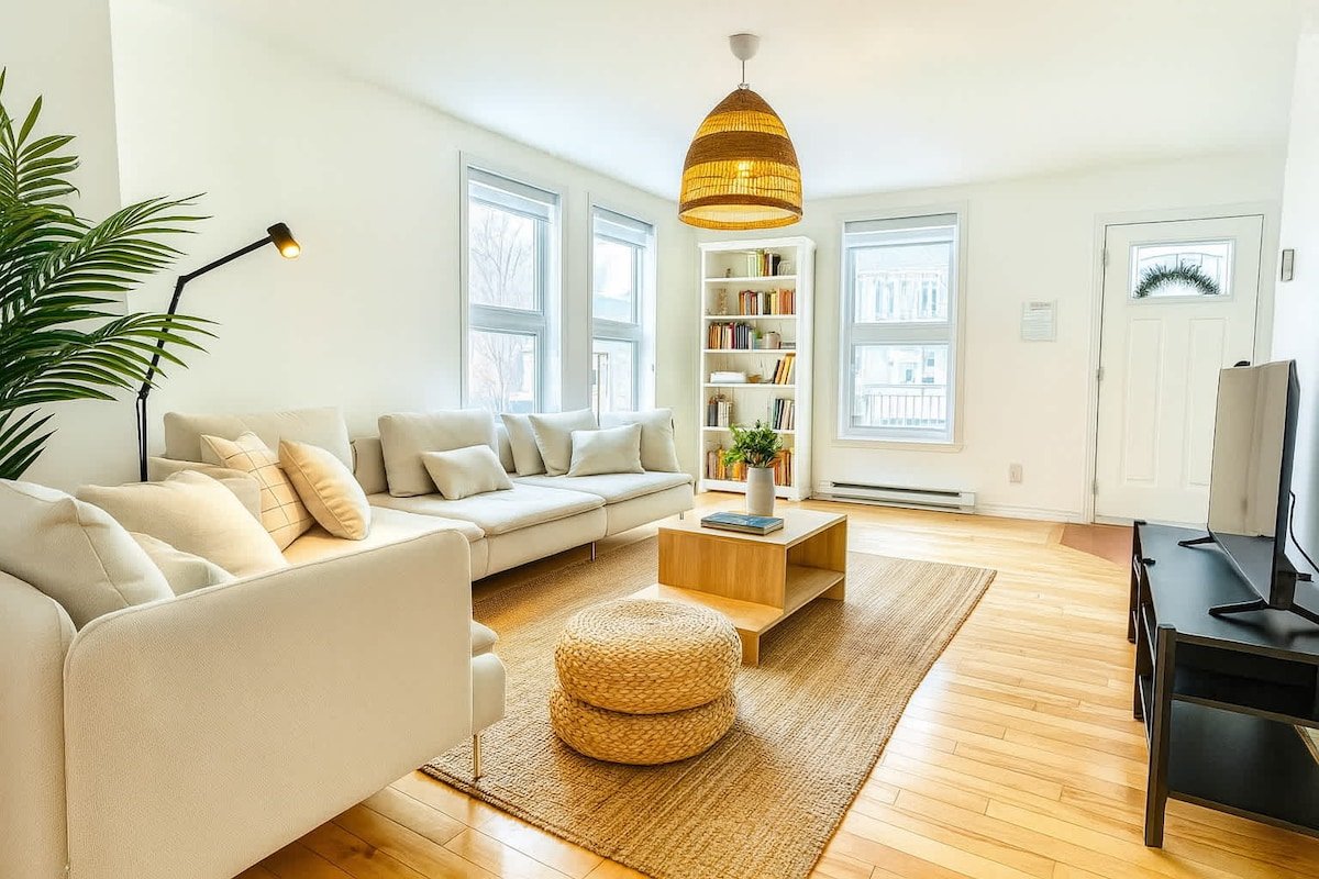 Urban Boho | Hot tub | EV Charger | 3 Free Parking gallery image 2