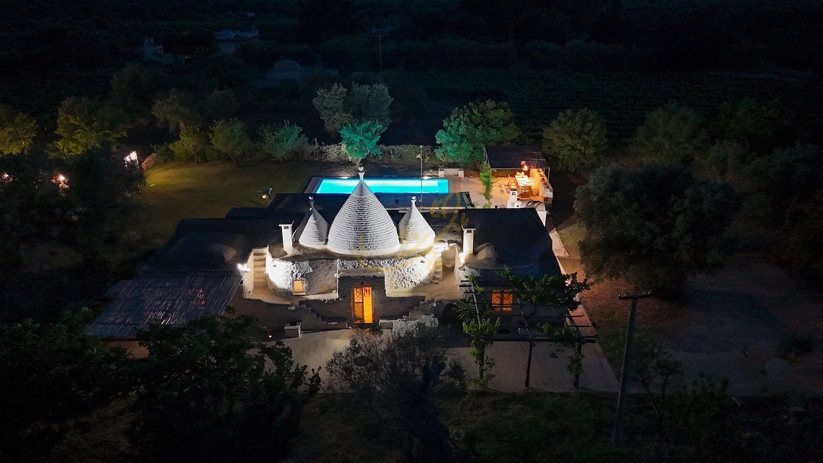 TD Trullo Titiro w/ Wine Cellar, Vineyard & Pool gallery image 2