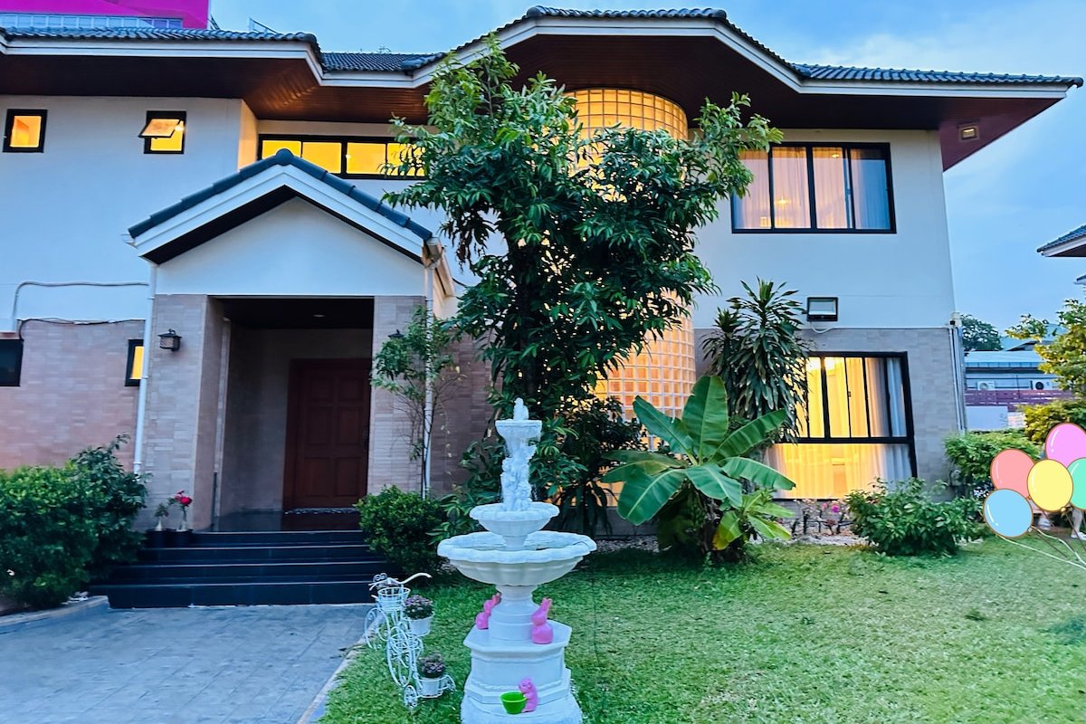 富人区素坤逸71巷曼谷壹号庄园别墅五卧五卫 订满三天以上送接机 gallery image 2