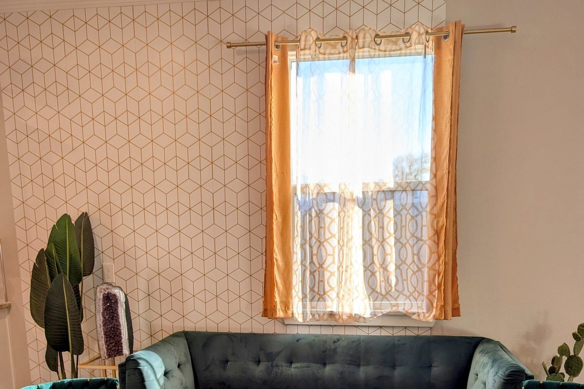 3 min to Stockyards gallery image 3