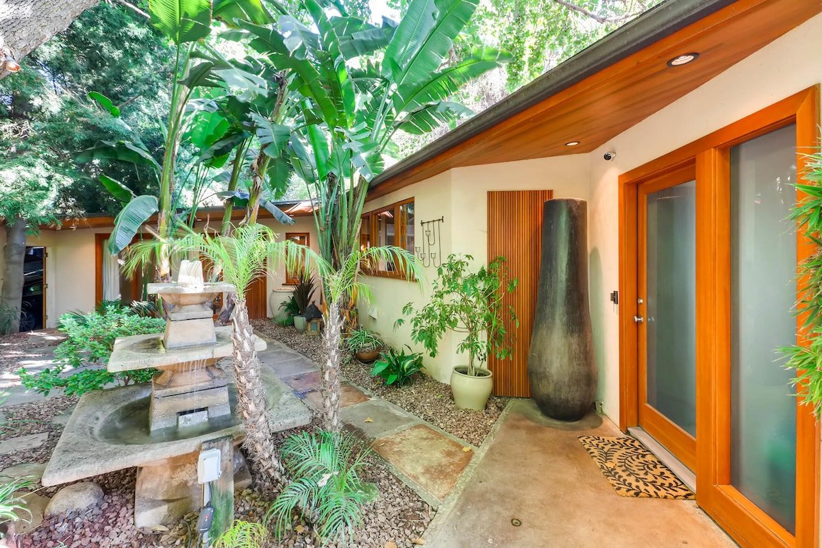 Modern Balinese Zen Spa Retreat in Hollywood Hills gallery image 3