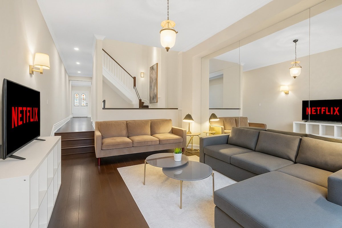 Upscale 4BR – 3 min walk to Subway – Downtown gallery image 2