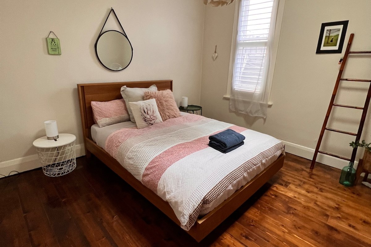 Modern light filled home near beach and CBD gallery image 5