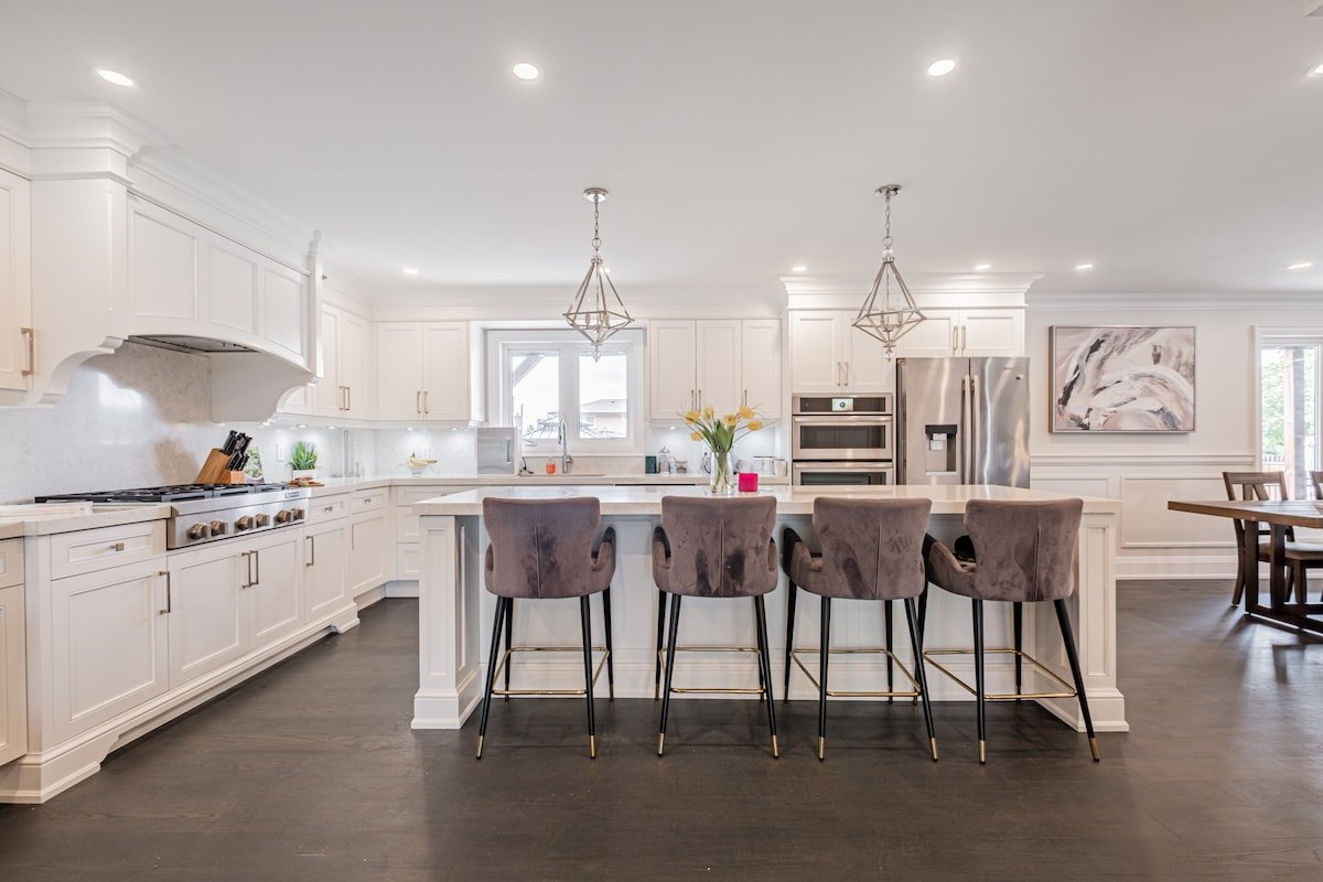 Beautiful Oasis In the city with Heated Pool gallery image 5