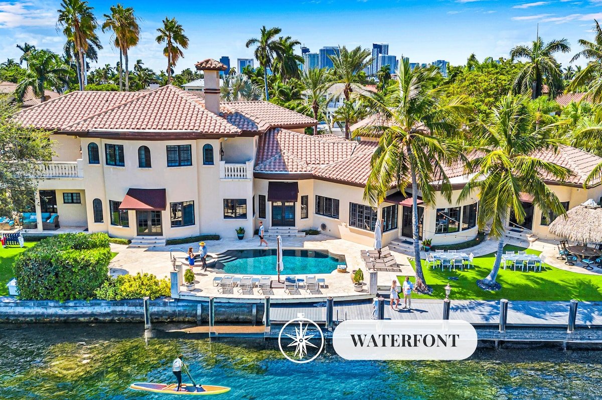 Majestic Waterfront Villa | Heated Pool |Royal Key