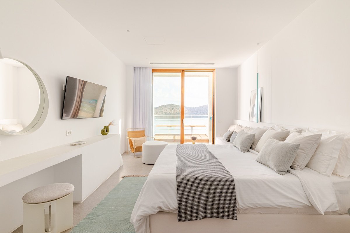 Villa Mimaze Minimalist Living gallery image 4