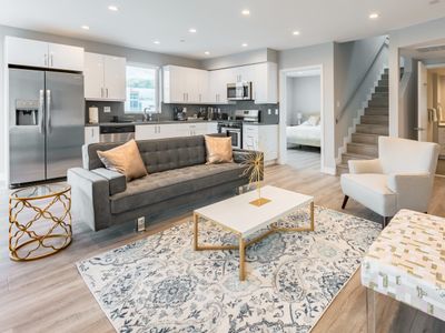 Spacious 4BR Retreat + Patio | Walk 99 Hollywood