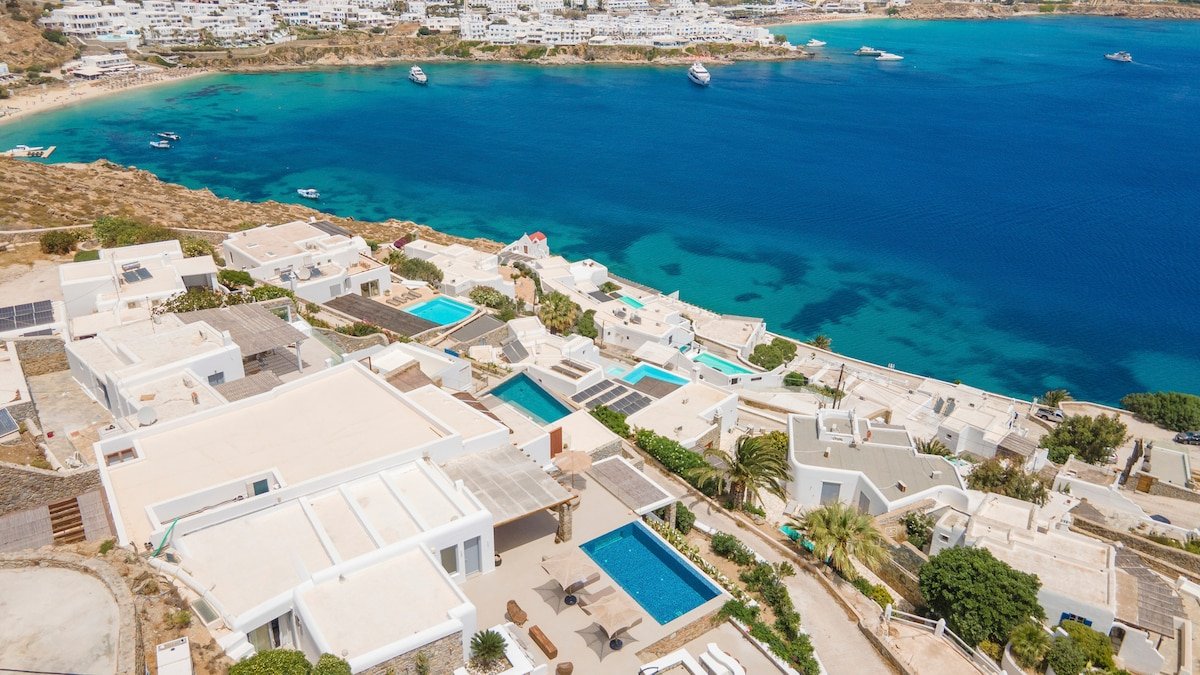 Villa Paoli | Private Pool, Sea View & Jacuzzi gallery image 2