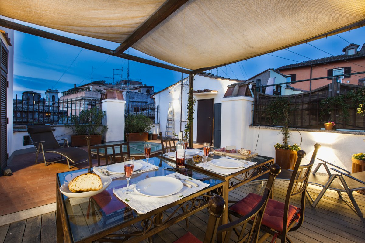 Piazza Navona 2BR, 2BA Penthouse-Beautiful Terrace