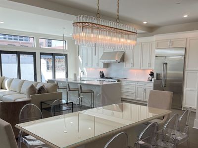 Luxury Penthouse, Walk to French Quarter/Superdome