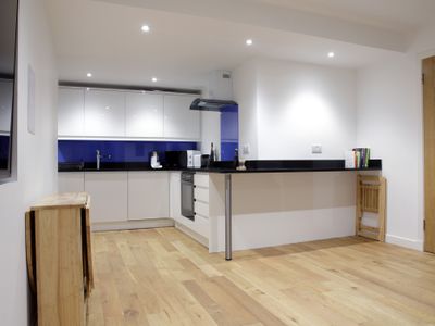 3 BED CENTRAL LUXURY WITH JACUZZI