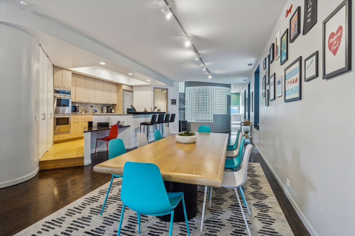 711 The Penthouse gallery image 5