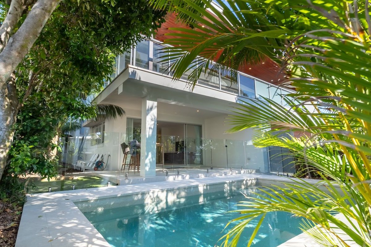 Malibu Beach House- 100m to salt beach gallery image 3