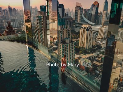 DowntownLuxury 2BR Condo/360° INFINITYPOOL@Chitlom