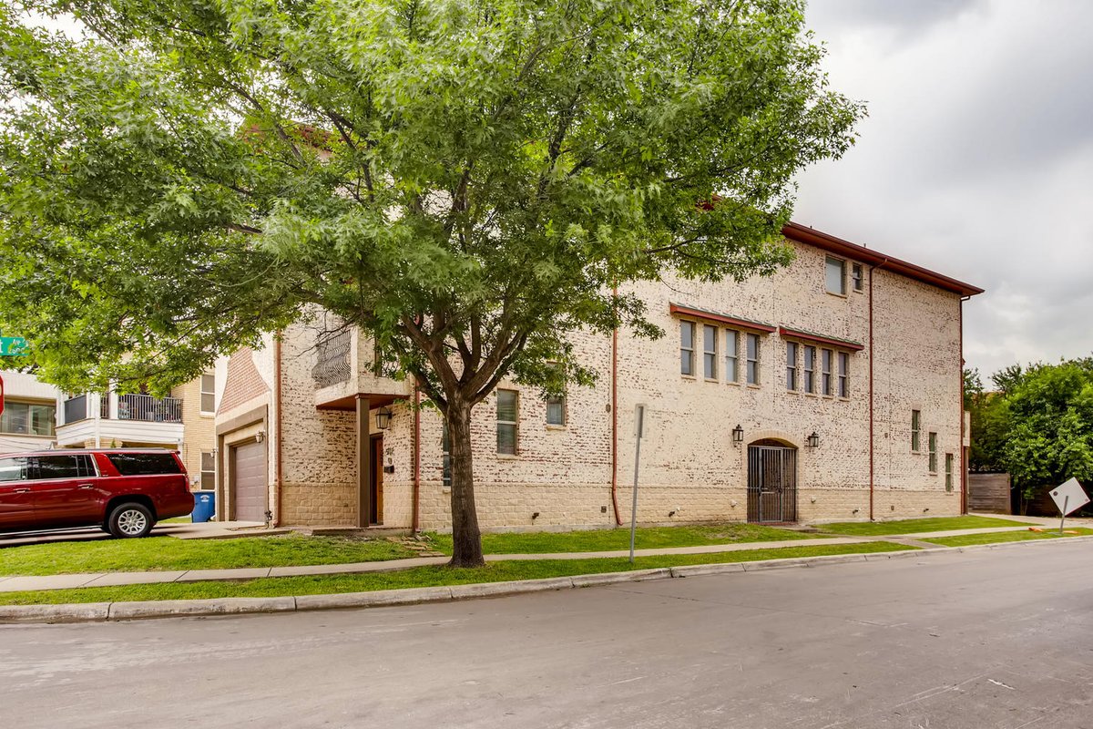 14 Bed Duplex I Walk to Bars & Shops I Mins To DT