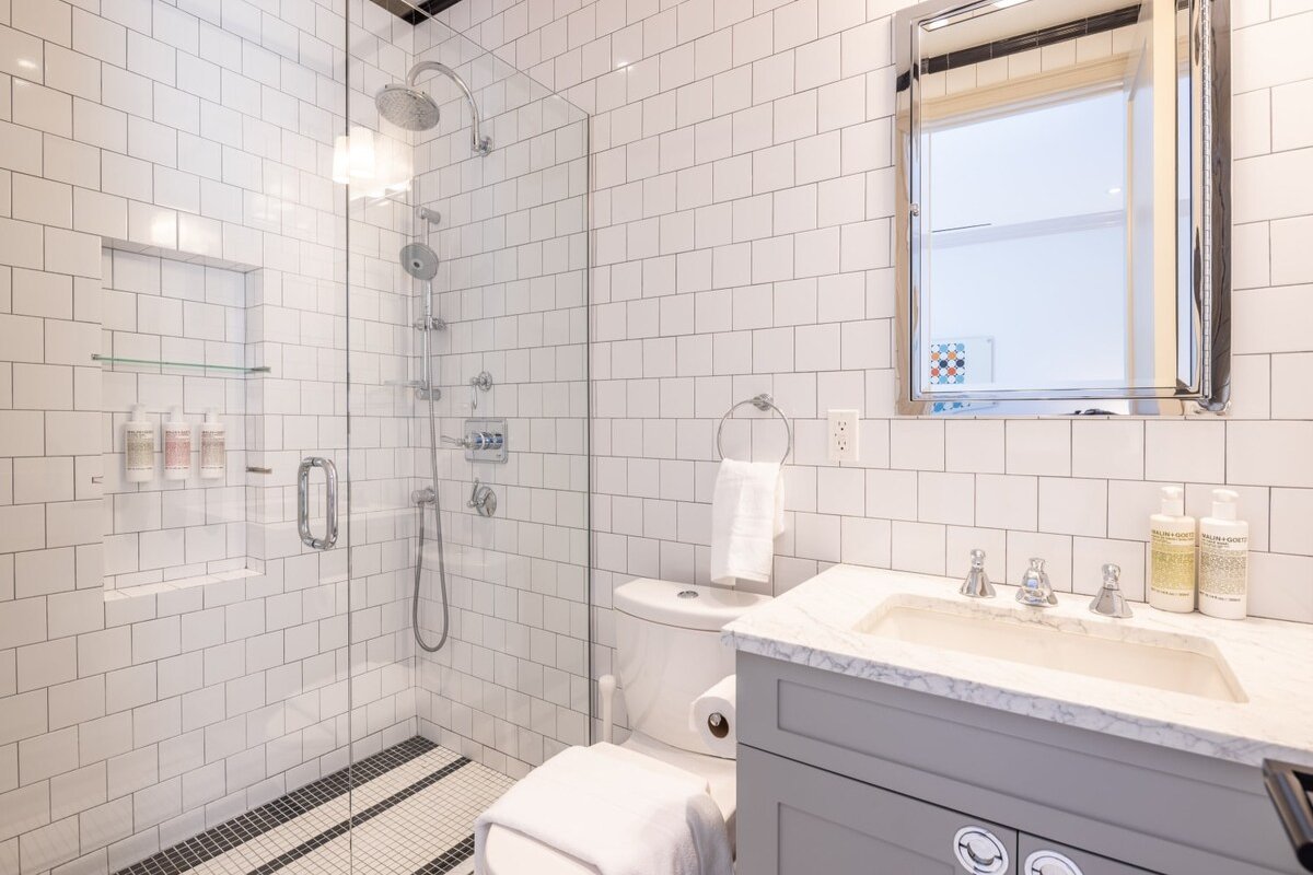 Rove Travel | Linden Place I | Chic Lenox 3BR gallery image 5