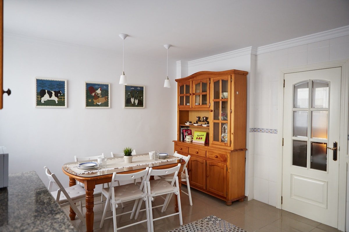 Ruzafa, 110m2, brigth, conditioned air gallery image 3