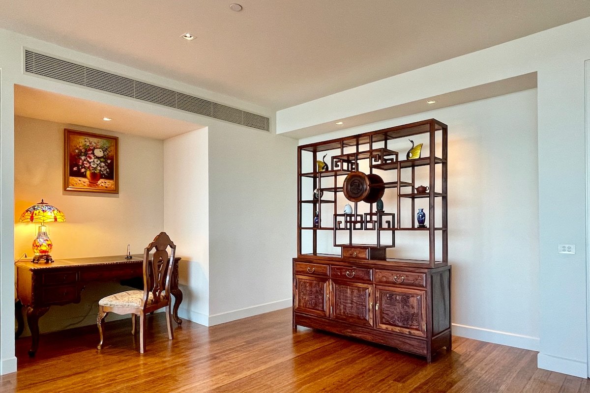 Spacious for 7pax. Crown & CBD. WiFi & Carpark gallery image 4