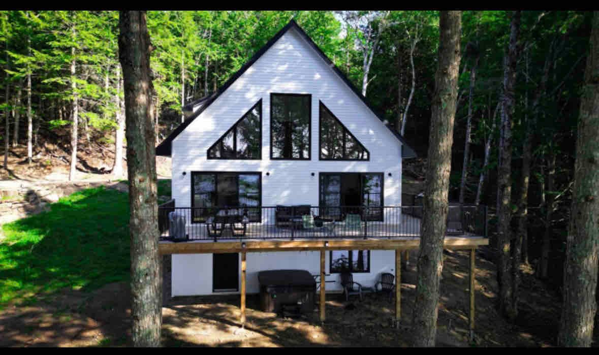 Cozy Lakeside Retreat, Hot Tub & Sauna Escape gallery image 2