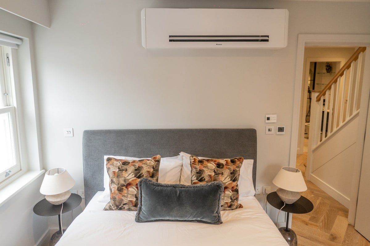 Beautiful 2 bed Fitzrovia flat set over 2 floors gallery image 4