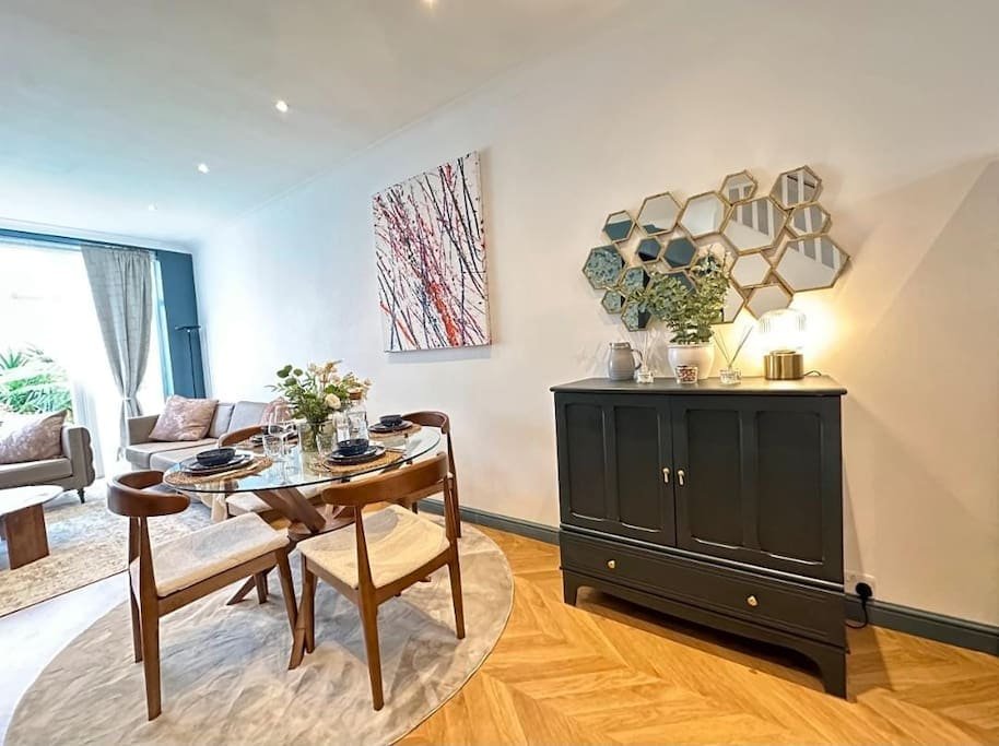 House-4 Ensuite Bedrooms with AC, Notting Hill. W2 gallery image 5