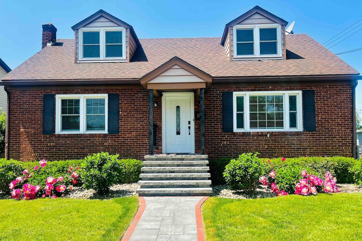 Boho-Chic Cape Conveniently Located gallery image 2