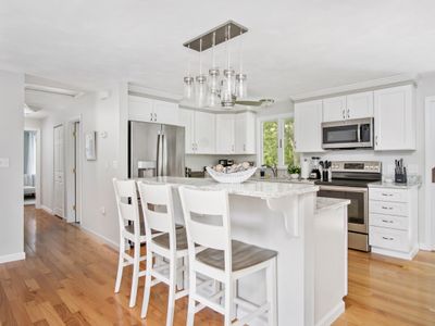 Walk to Narragansett Beach (1 mile), A/C