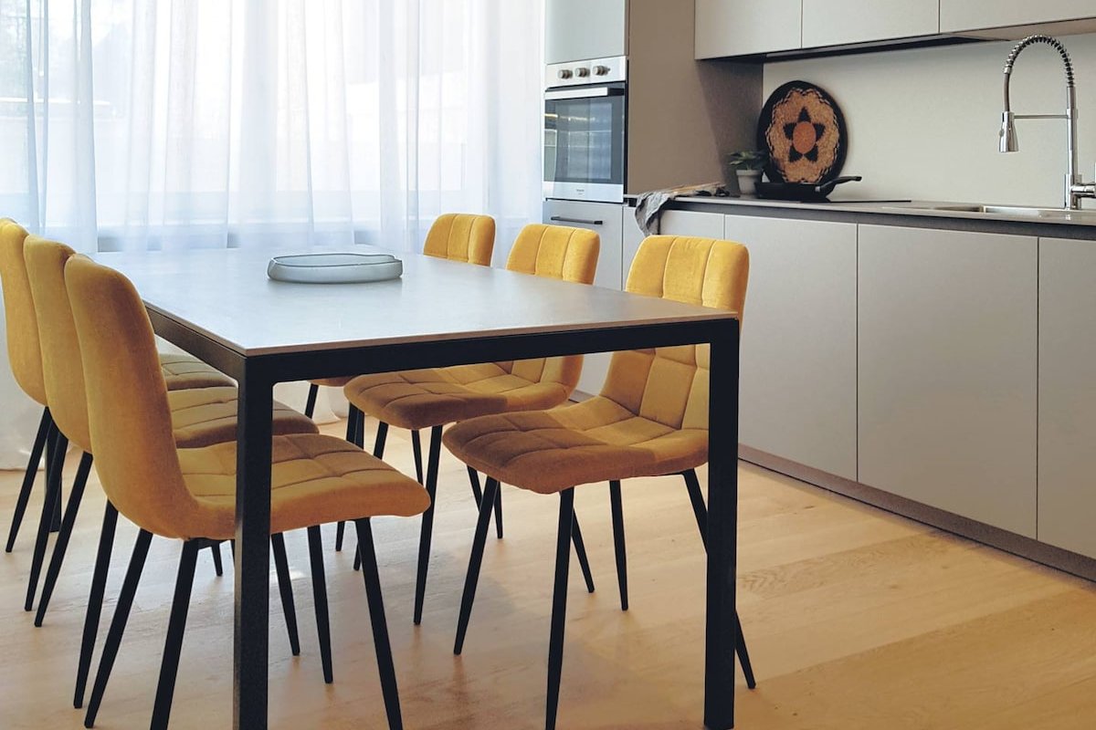 AR Airport Bergamo Pet free Parking free gallery image 5