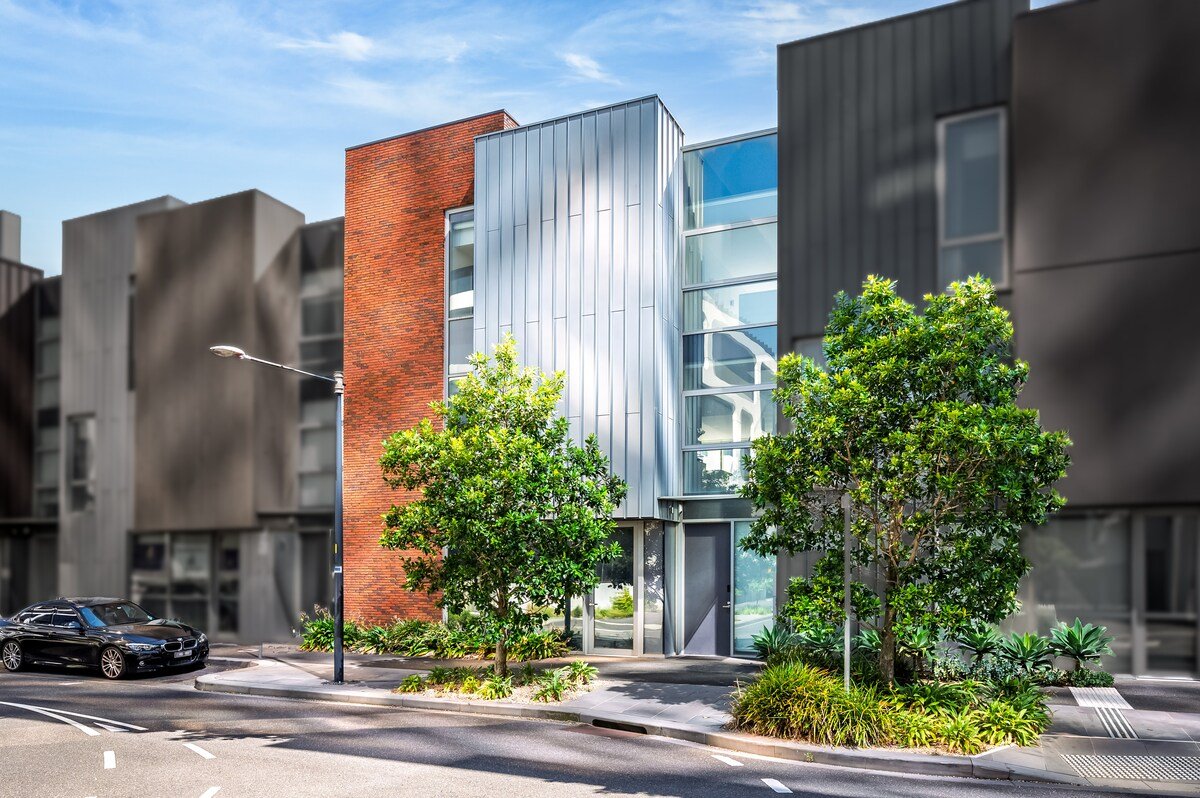 4Bedroom Millionaires Townhouse | Spacious & Cozy gallery image 4