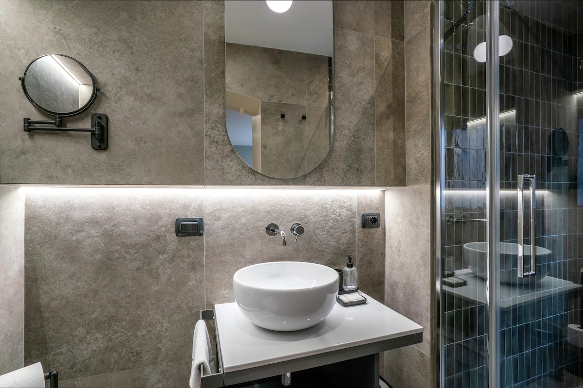 Charming stay in Roma – Luxury Holiday apartment gallery image 5