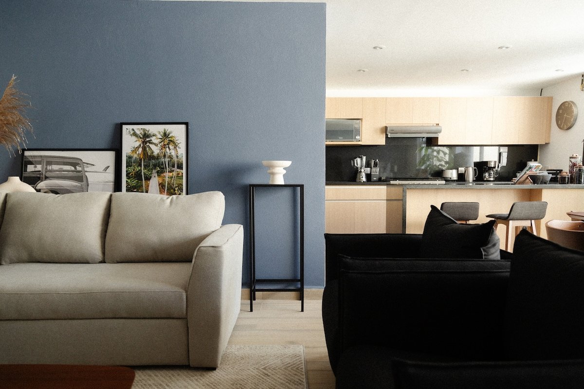 Exceptional Quality | Next to Ritz Carlton gallery image 2