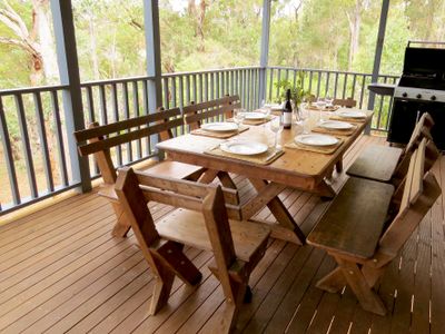 Treehouse – elevated nature setting, kids TV room