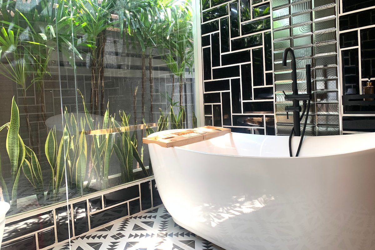 Luxury Private Villa /City Center gallery image 5