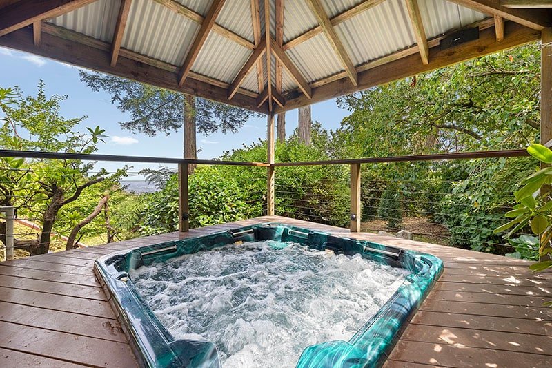 Luxury Home with a spectacular view gallery image 3