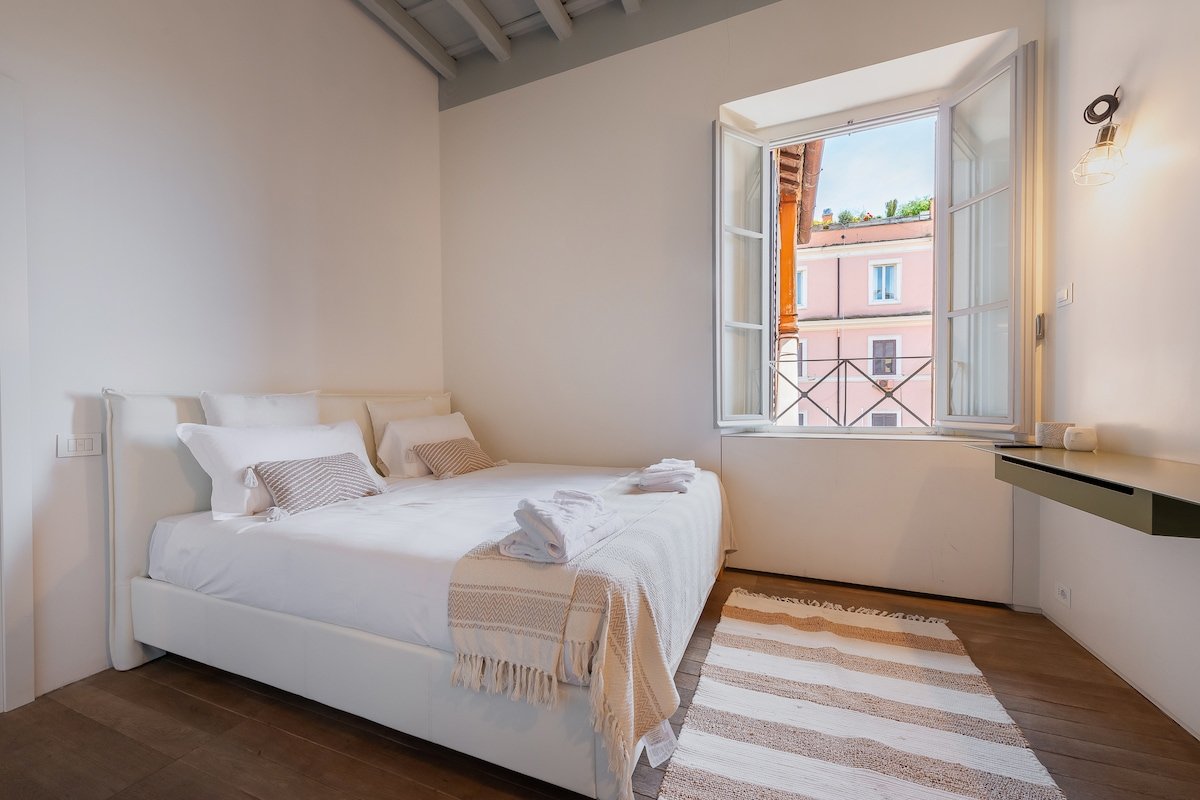 Skylife Monti’s Wonders – Colosseum Gem gallery image 5