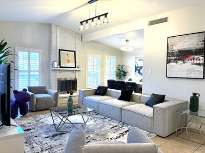 Vacation Home w Pool & Hot Tub 2.6 mile to Strip