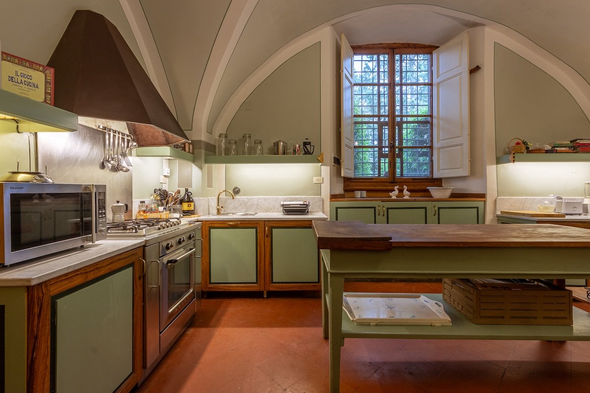 Villa di Tizzano between Chianti and Florence gallery image 2